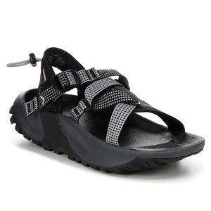 Nike Oneonta Sandal in Black